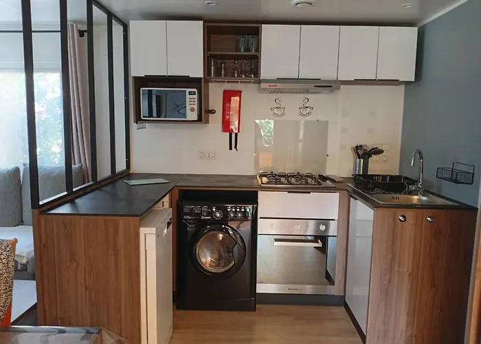 Parque de Campismo Spacieux Mobil 40 M2 Tt Conf 5 P Fréjus